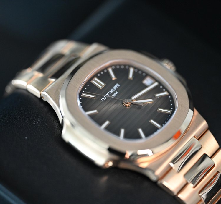 Patek Philippe Nautilus 5711 1r New Movement Brown Dial Rose Gold Bracelet Discontinued
