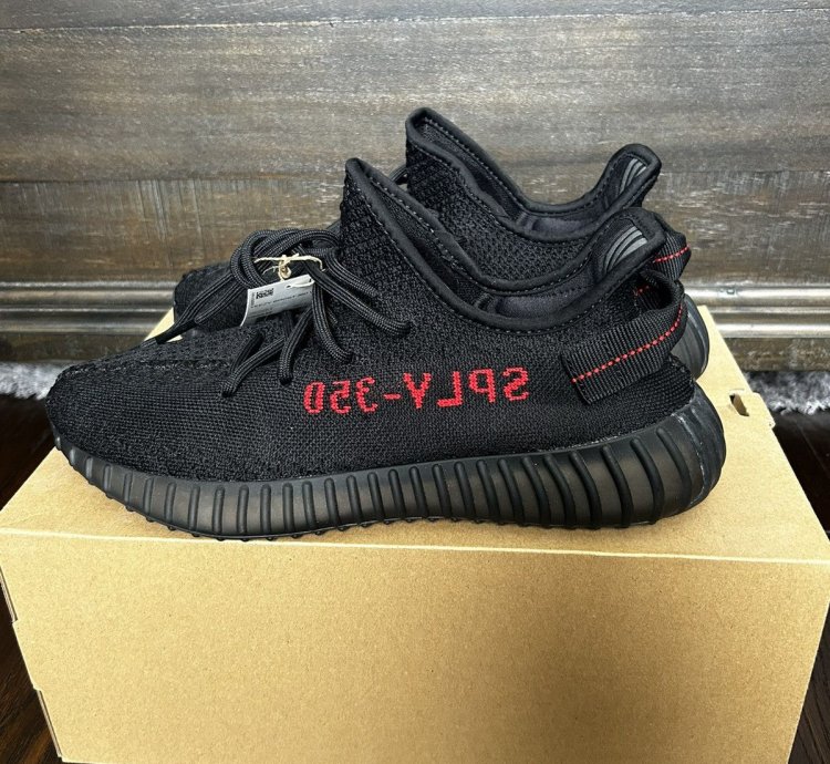 Yeezy Boost 350 V2 Bred