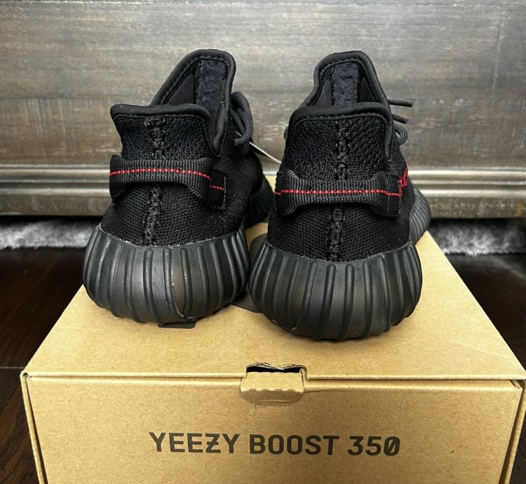 Yeezy Boost 350 V2 Bred
