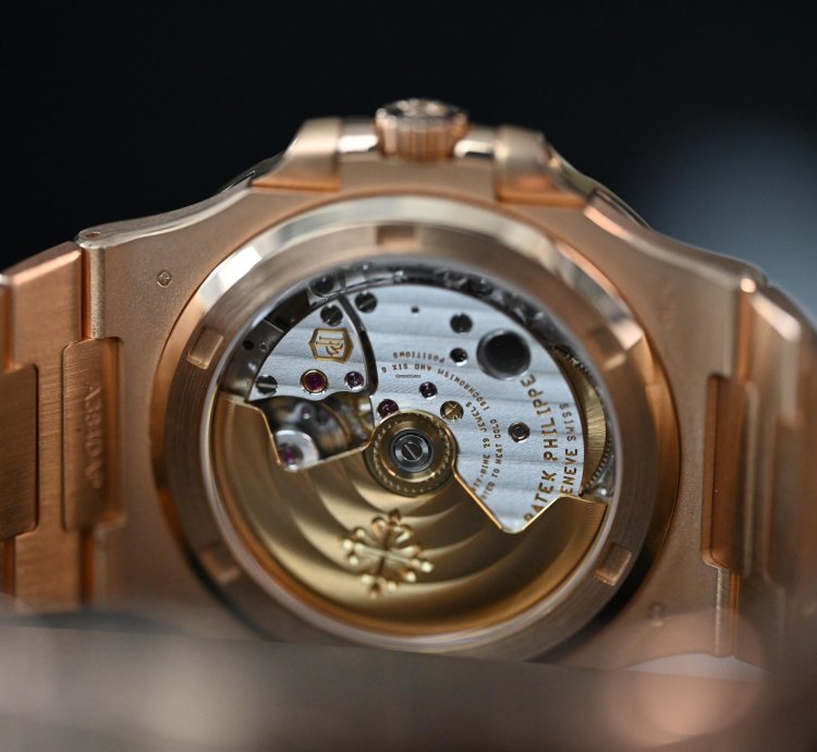 Patek Philippe Nautilus 5711 1r New Movement Brown Dial Rose Gold Bracelet Discontinued