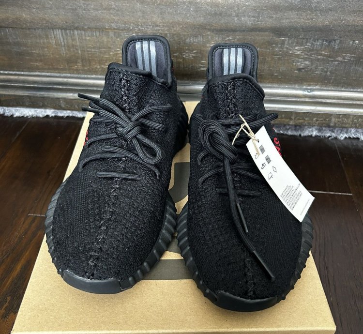 Yeezy Boost 350 V2 Bred