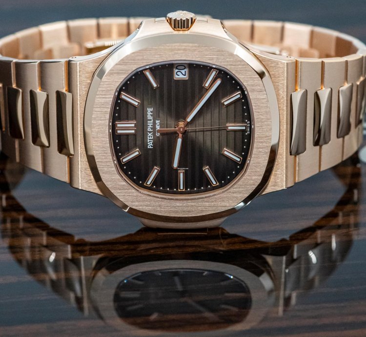 Patek Philippe Nautilus 5711 1r Rare Cal 26-330 Full Set 2019 Ros Gold