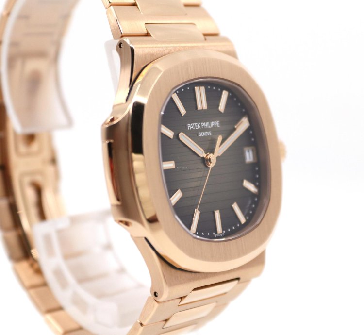 Patek Philippe Nautilus 5711 1r Rare Cal 26-330 Full Set 2019 Ros Gold