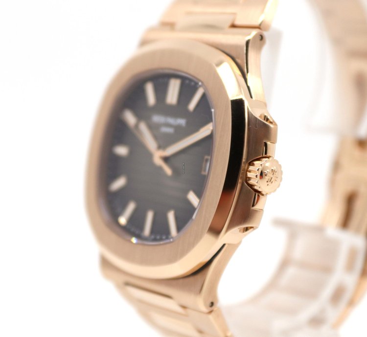 Patek Philippe Nautilus 5711 1r Rare Cal 26-330 Full Set 2019 Ros Gold