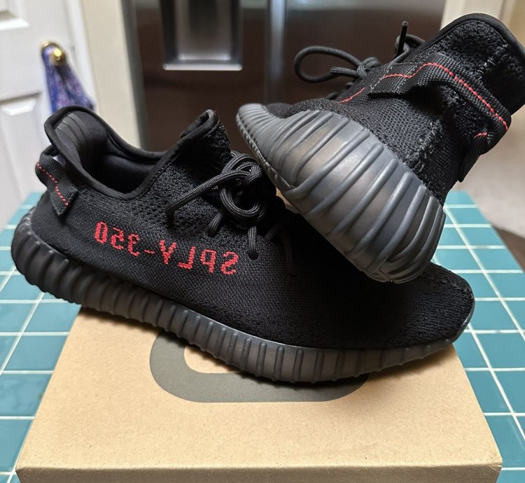 Yeezy Boost 350 V2 Bred Size 12