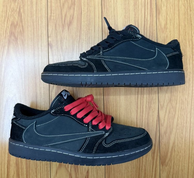 Air Jordan 1 Travis Scott Phantom