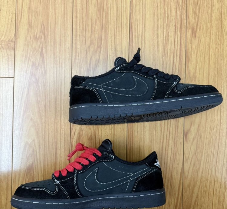 Air Jordan 1 Travis Scott Phantom