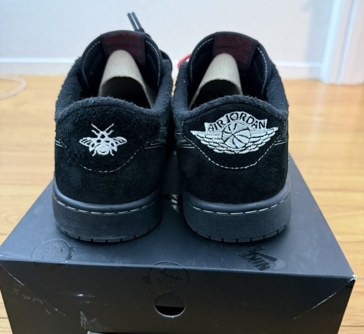 Air Jordan 1 Travis Scott Phantom