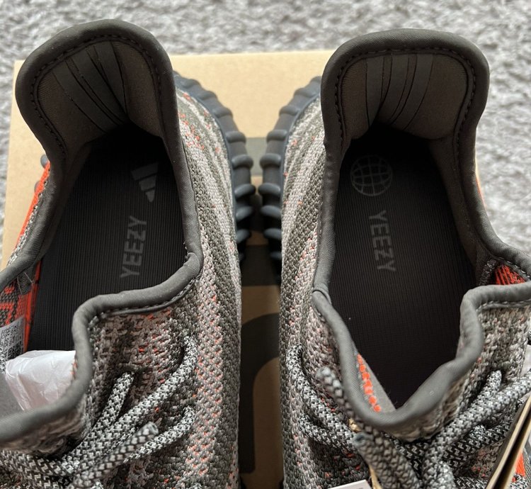 Yeezy Boost 350 V2 Carbon Beluga Men Us 12