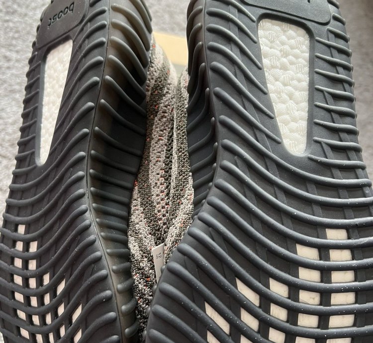 Yeezy Boost 350 V2 Carbon Beluga Men Us 12