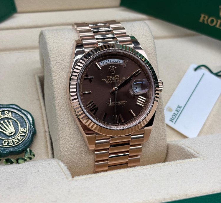 Rolex Day-date 40 40mm Chocolate Dial 228235 Complete Set