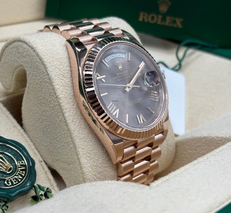 Rolex Day-date 40 40mm Chocolate Dial 228235 Complete Set