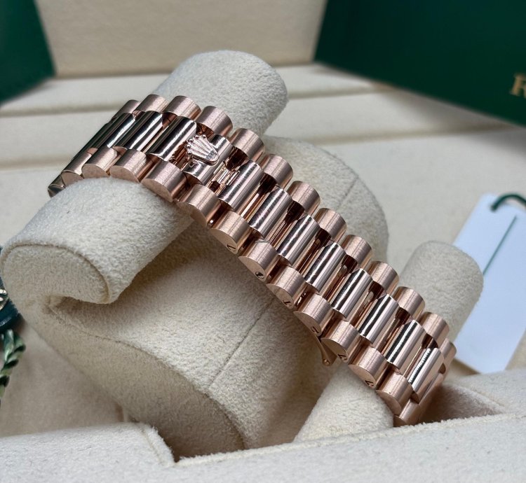 Rolex Day-date 40 40mm Chocolate Dial 228235 Complete Set