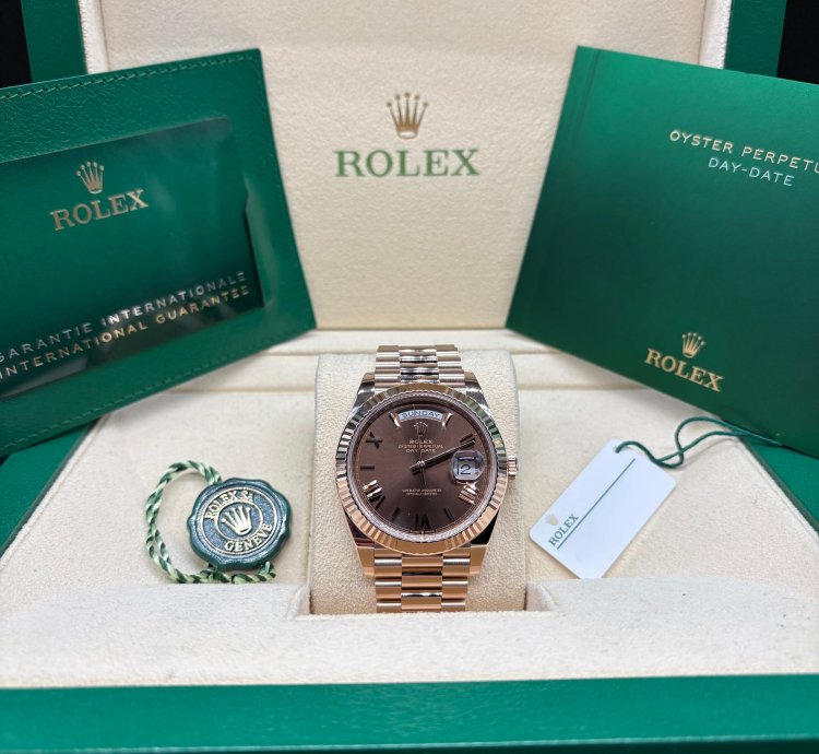 Rolex Day-date 40 40mm Chocolate Dial 228235 Complete Set