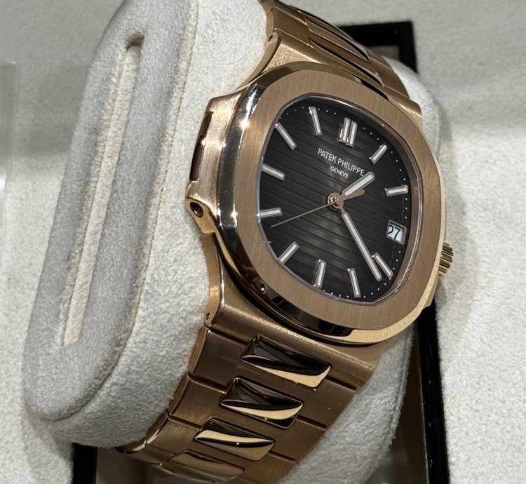 Patek Philippe Nautilus 5711 1r Rose Gold 330 Sc 2019