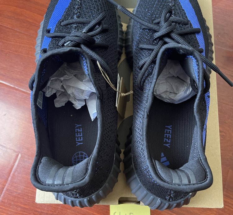 Yeezy Boost 350 V2 Dazzling Blue