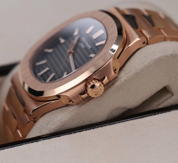Patek Philippe Nautilus 5711 1r Rose Gold 40mm Brown Dial Bracelet Complete Set