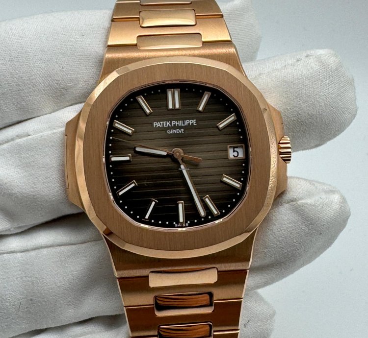 Patek Philippe Nautilus 5711 1r Rose Gold Chocolate Dial