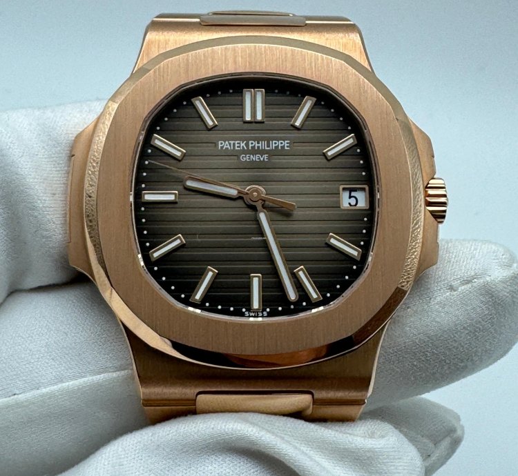 Patek Philippe Nautilus 5711 1r Rose Gold Chocolate Dial