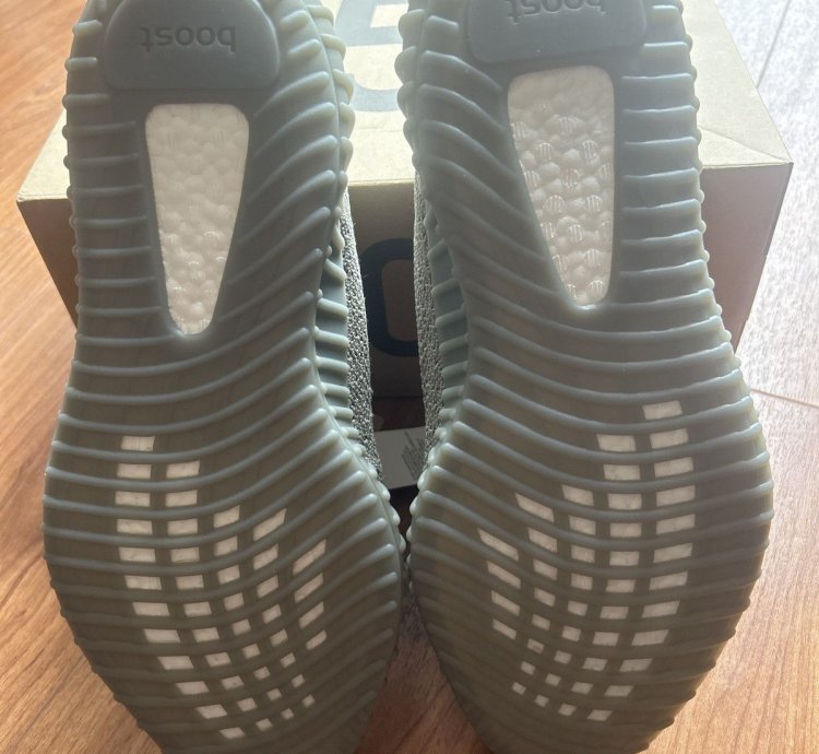 Yeezy Boost 350 V2 Granite