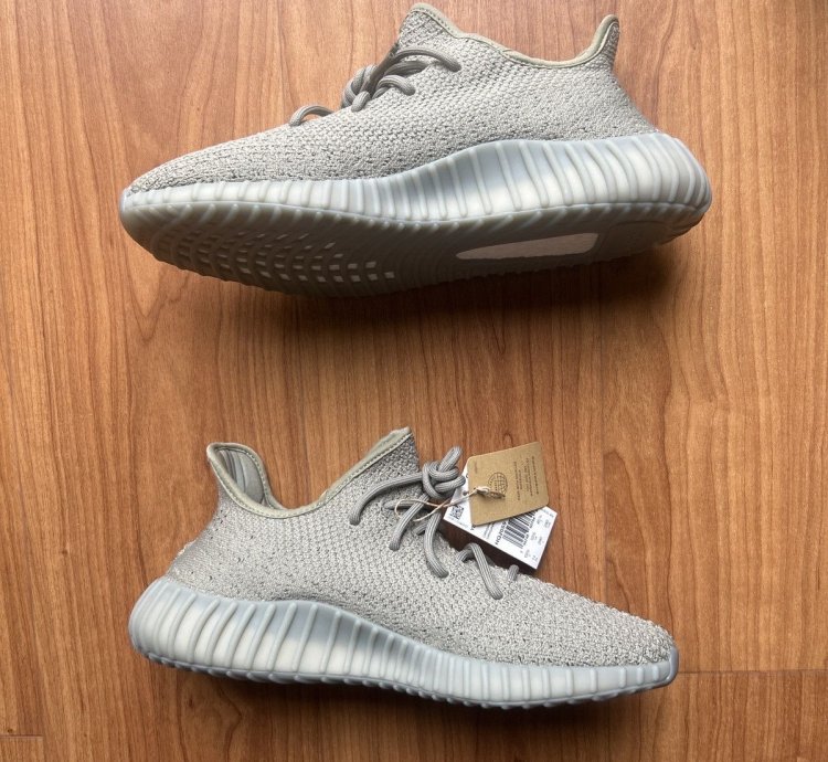 Yeezy Boost 350 V2 Granite