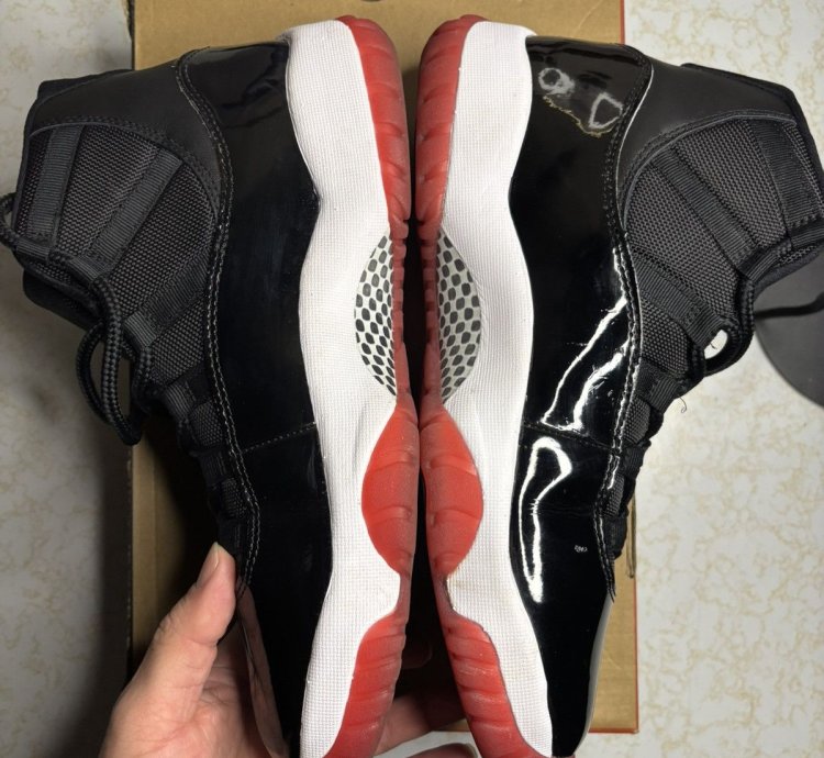 Air Jordan 11 Bred 2019