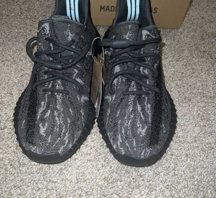 Yeezy Boost 350 V2 Mx Dark Salt