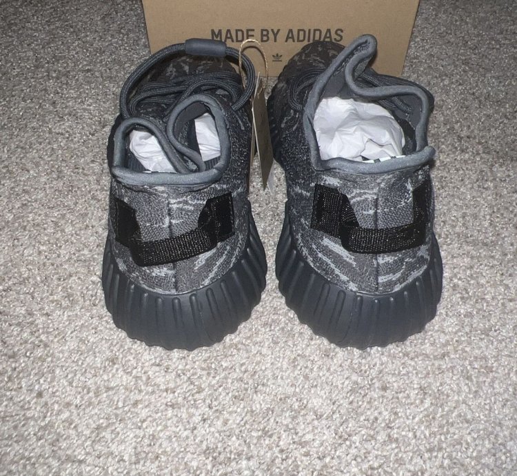 Yeezy Boost 350 V2 Mx Dark Salt