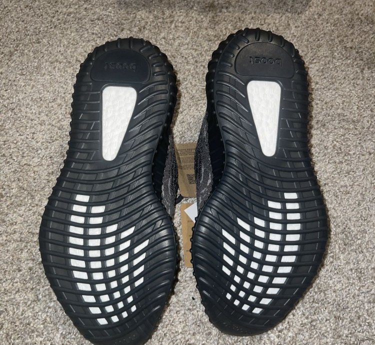 Yeezy Boost 350 V2 Mx Dark Salt