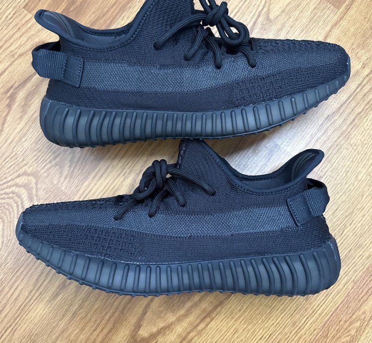 Yeezy Boost 350 V2 Onxy