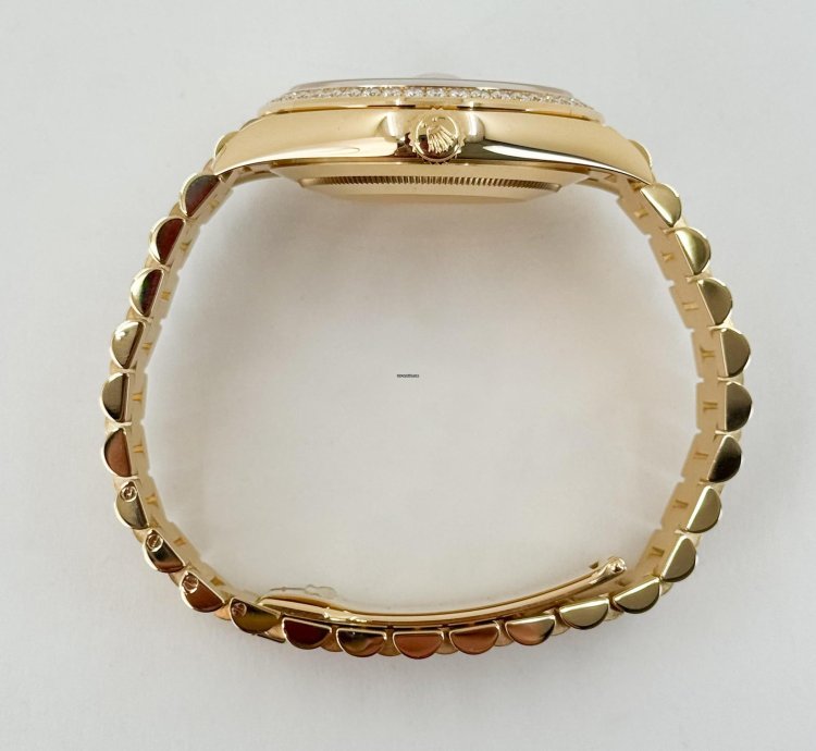 Rolex Day-date 40 40mm Diamond Bezel Champagne Baguette Diamond Dial