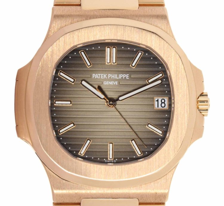 Patek Philippe Nautilus 5711 1r-001 18kt Pink Gold 12 2016 Patek Box Papers