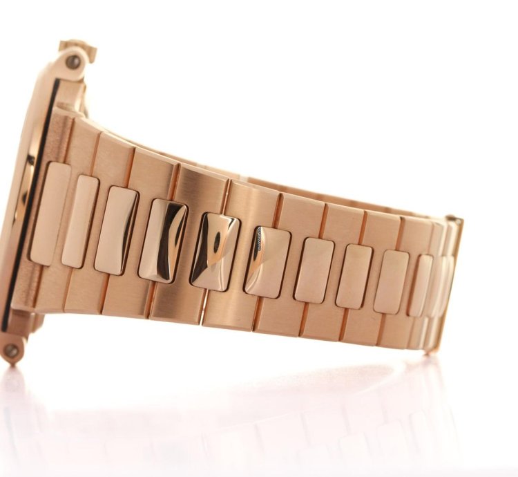 Patek Philippe Nautilus 5711 1r-001 18kt Pink Gold 12 2016 Patek Box Papers