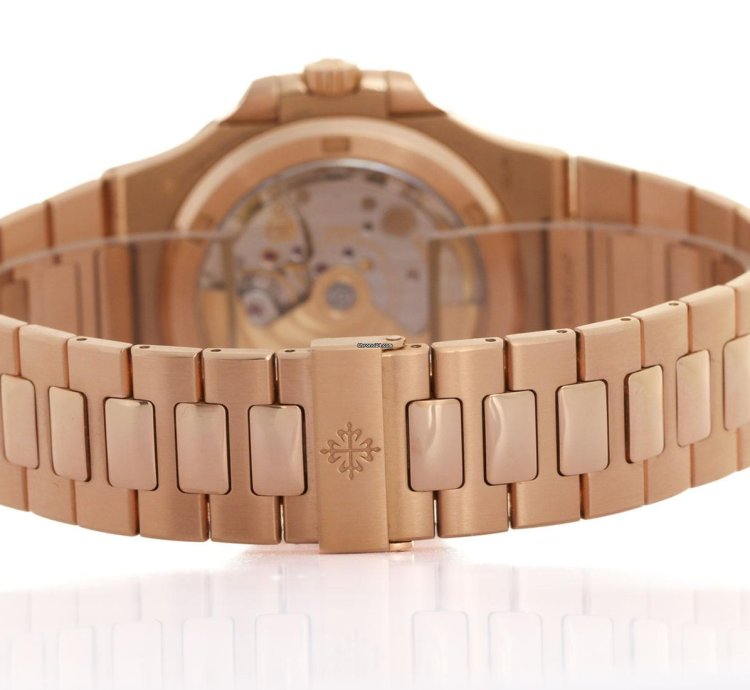 Patek Philippe Nautilus 5711 1r-001 18kt Pink Gold 12 2016 Patek Box Papers