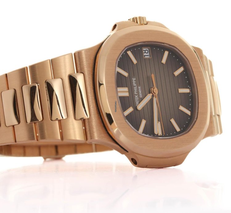Patek Philippe Nautilus 5711 1r-001 18kt Pink Gold 12 2016 Patek Box Papers