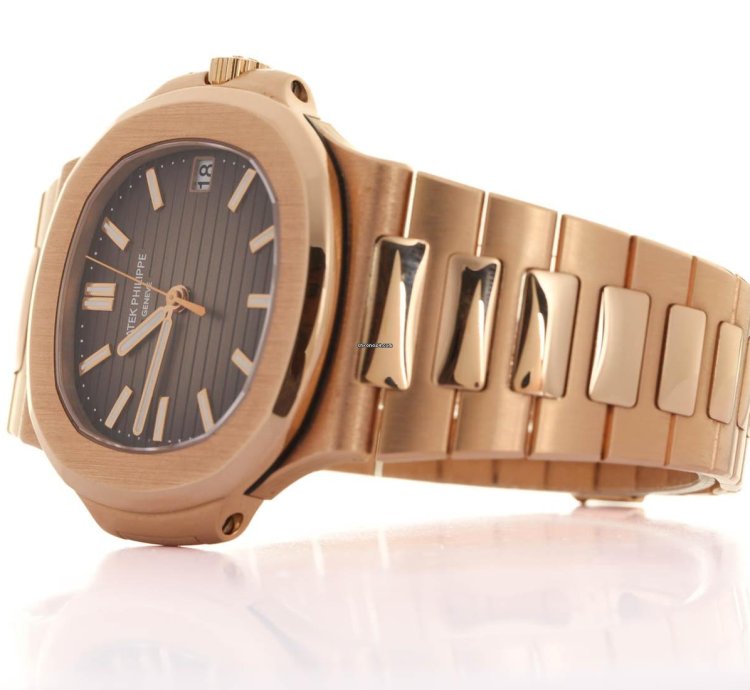 Patek Philippe Nautilus 5711 1r-001 18kt Pink Gold 12 2016 Patek Box Papers