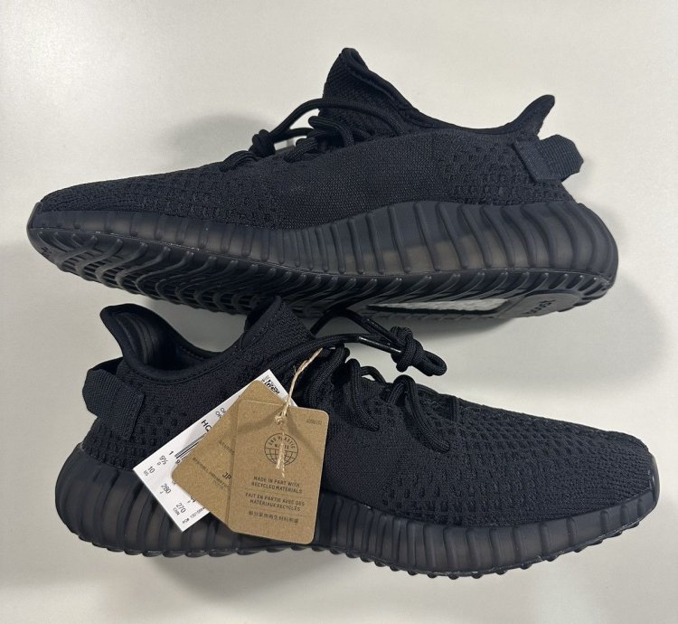 Yeezy Boost 350 V2 Onyx