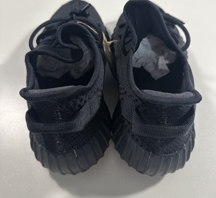 Yeezy Boost 350 V2 Onyx