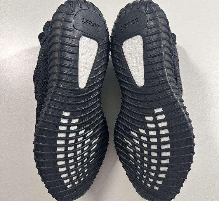 Yeezy Boost 350 V2 Onyx