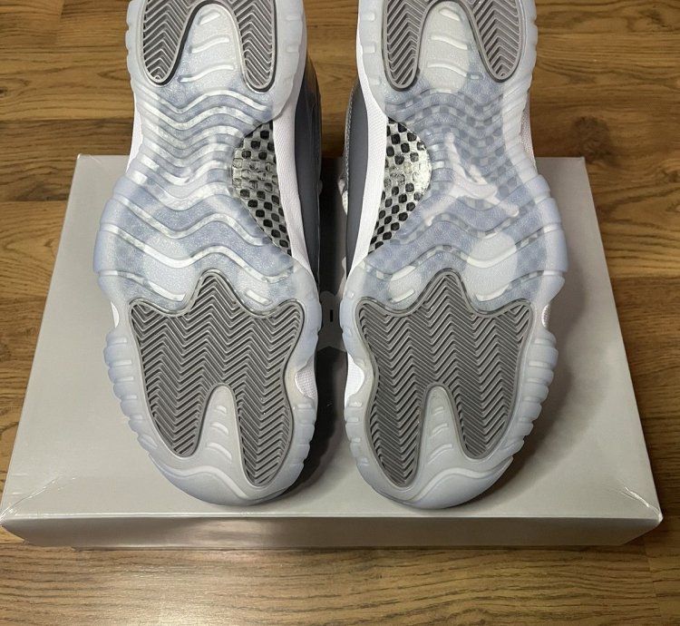 Air Jordan 11 Cool Grey