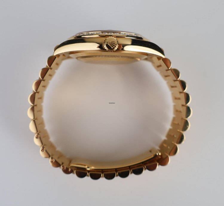 Rolex Day-date 40 40mm Diamond Bezel Yellow Gold Black Baguette Diamond Dial Presidential 228348