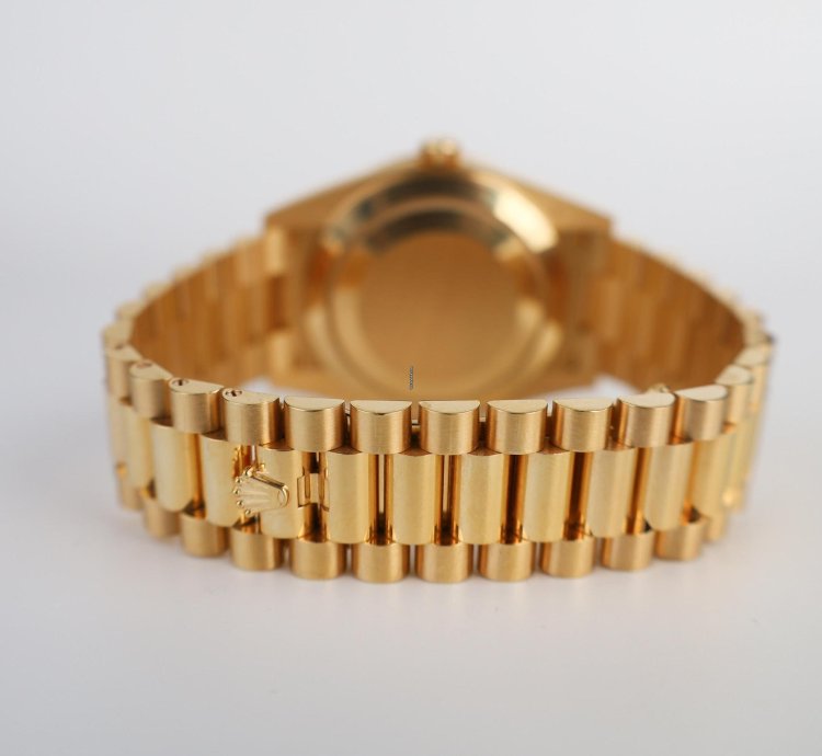Rolex Day-date 40 40mm Diamond Bezel Yellow Gold Black Baguette Diamond Dial Presidential 228348