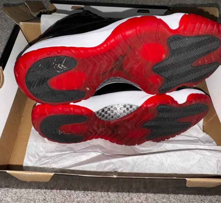 Air Jordan 11 Retro Bred 2012 378037-010 Size 9 5