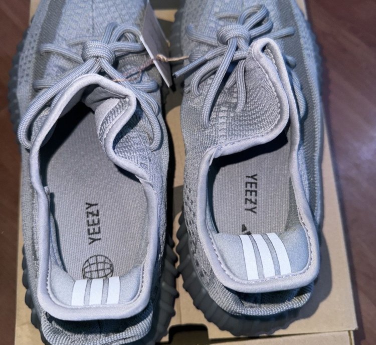 Yeezy Boost 350 V2 Steel Grey
