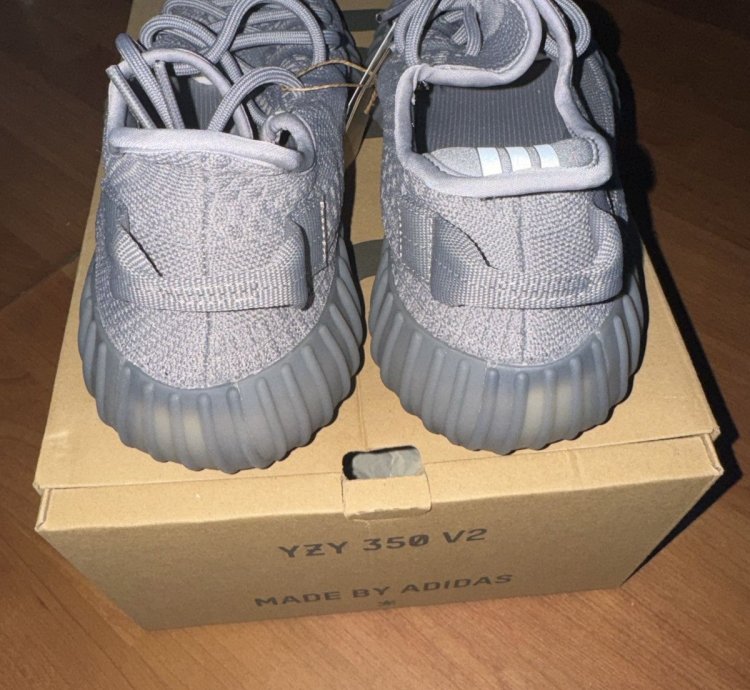 Yeezy Boost 350 V2 Steel Grey