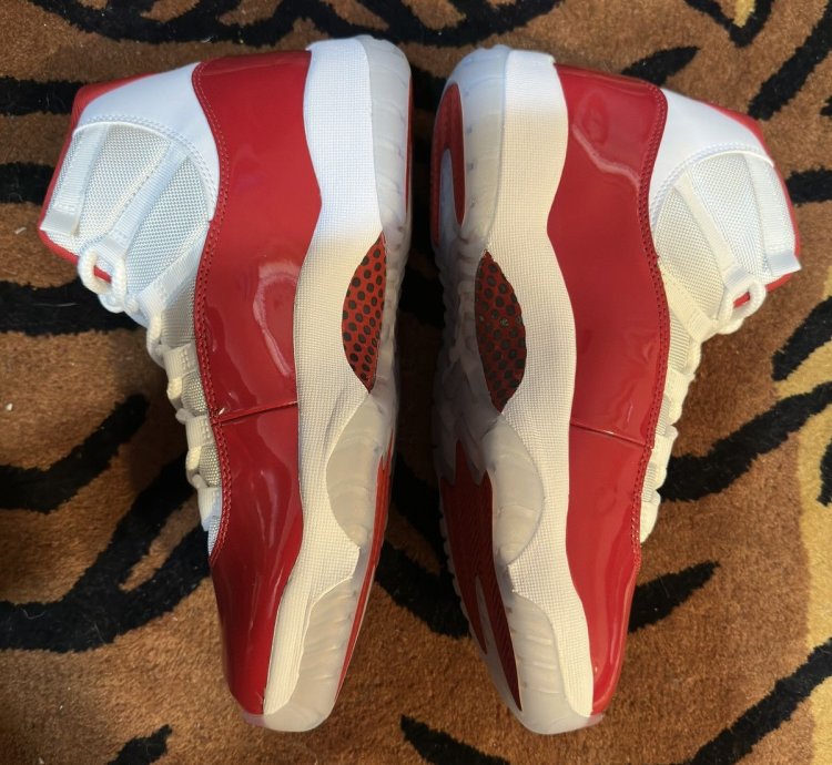 Air Jordan 11 Retro Cherry