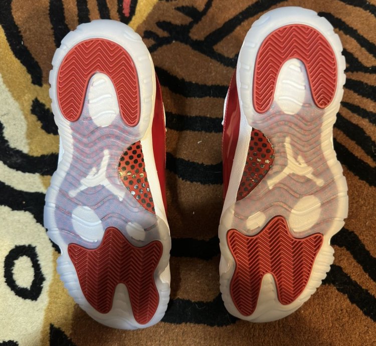 Air Jordan 11 Retro Cherry
