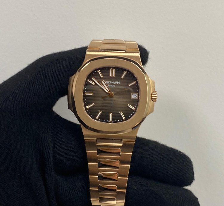 Patek Philippe Nautilus 5711 1r-001 Rose Gold Nautilus