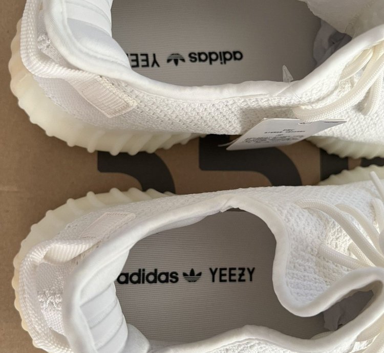 Yeezy Boost 350 V2 Triple White
