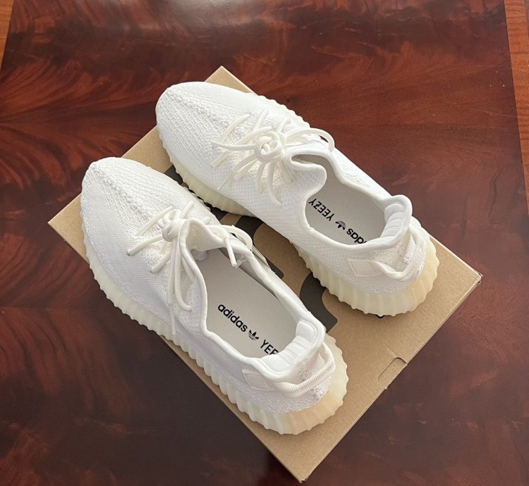 Yeezy Boost 350 V2 Triple White